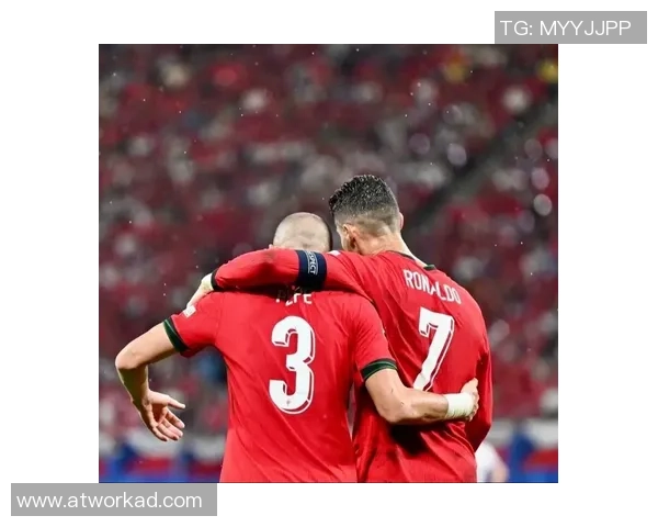 足球明星C罗的父亲背后的故事与家庭影响力揭秘